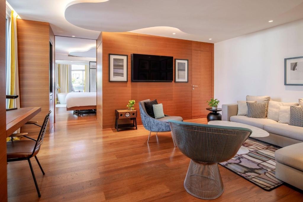 هتل رنسانس رپابلیک